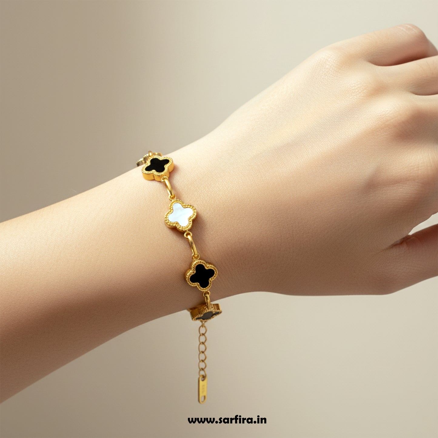 Black & White Clover Station Link Bracelet