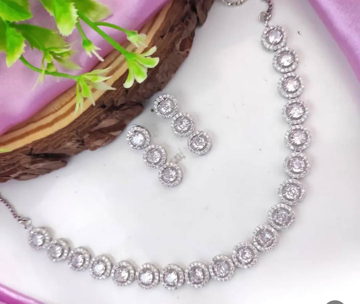 White Round Shape Cubic Zirconia Necklace Set