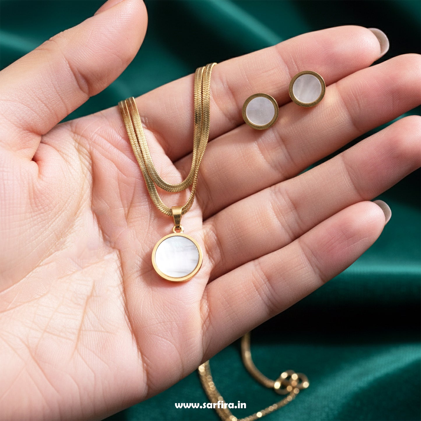 3 Layered Snake Round Necklace Set