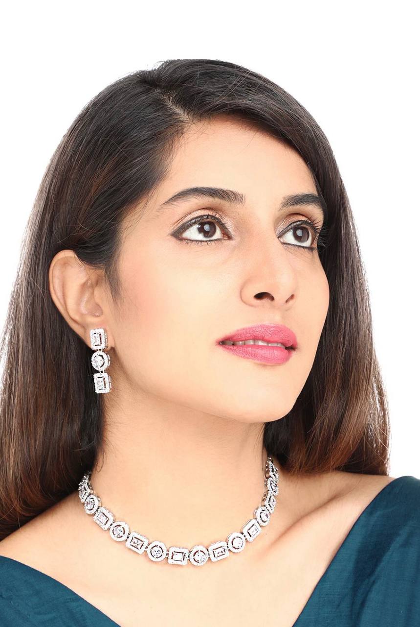 Luxury White Crystal Necklace & Earring Set – Women’s Jewelry