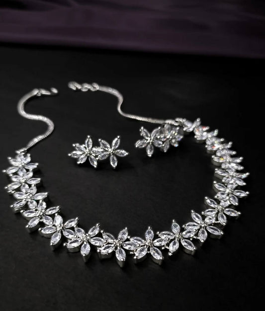Crystal Floral Necklace & Earrings Set – Elegant Silver-Tone Jewelry