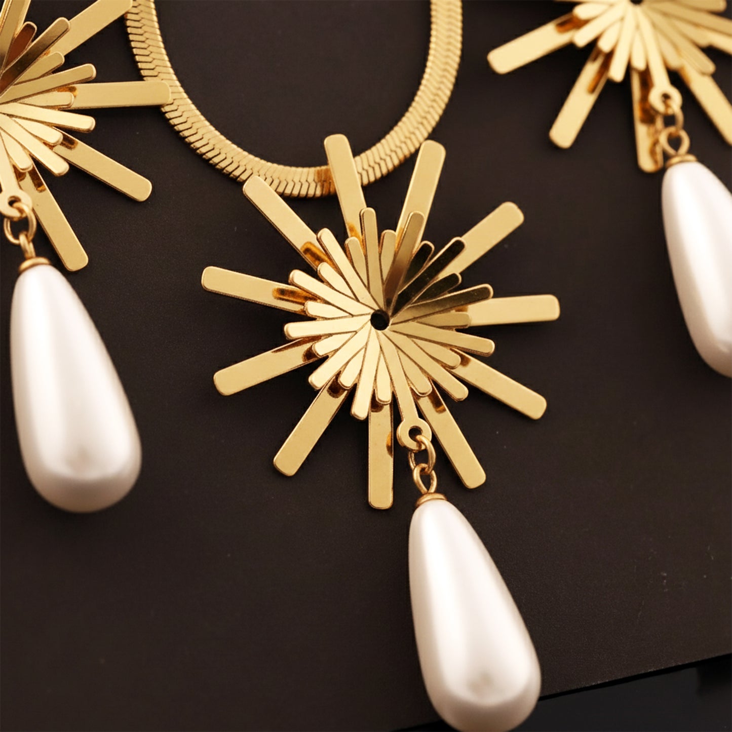 Anti-Tarnish Gold Starburst Pendant & Pearl Drop Set