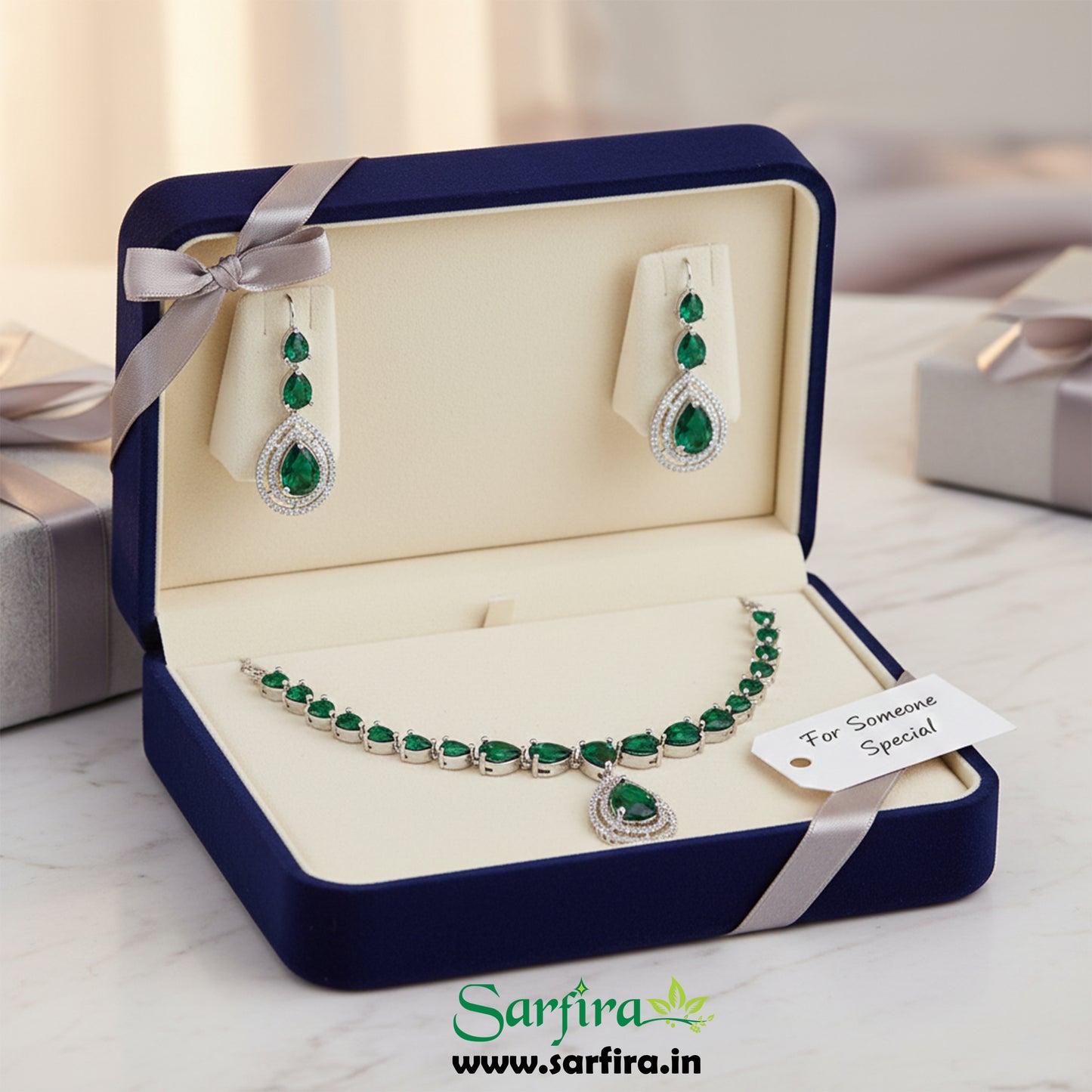 Big Pear Drop Wedding Necklace (Green)