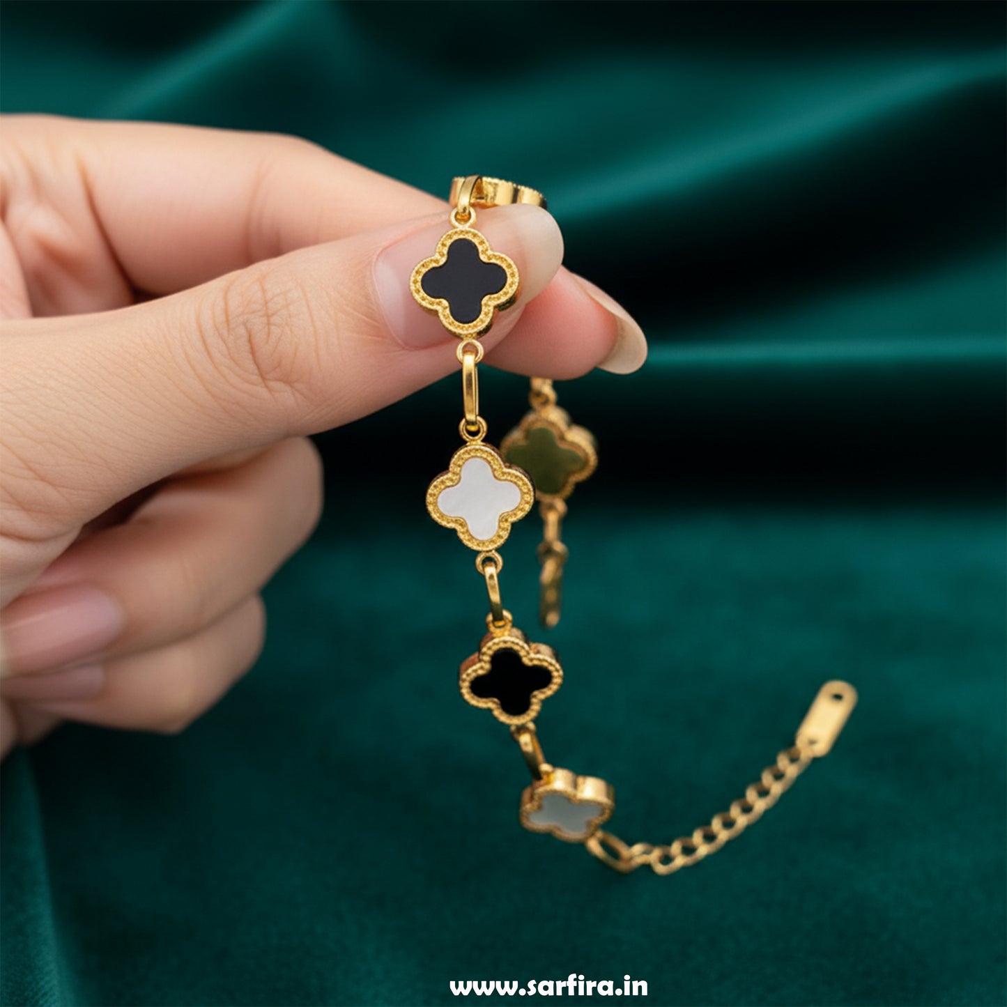 Black & White Clover Station Link Bracelet