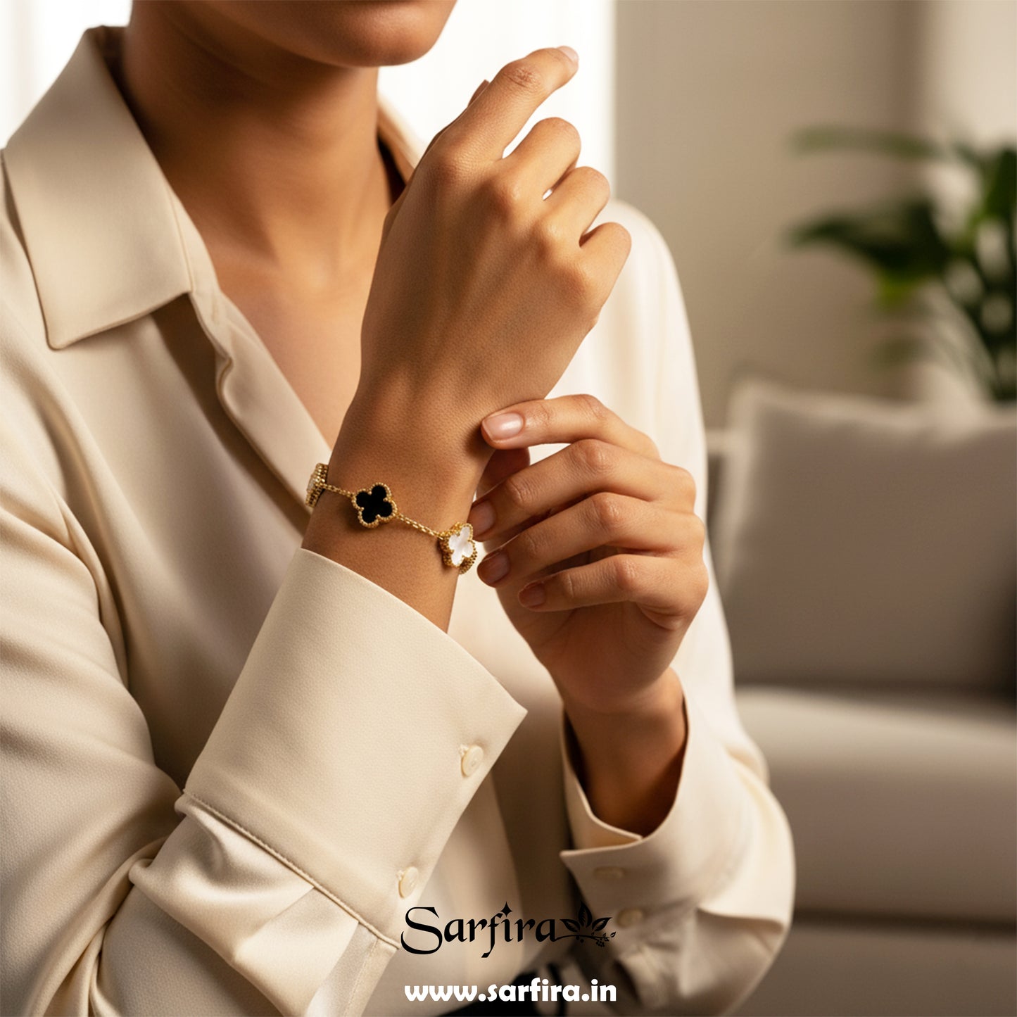 Black & White Flower Station Bracelet