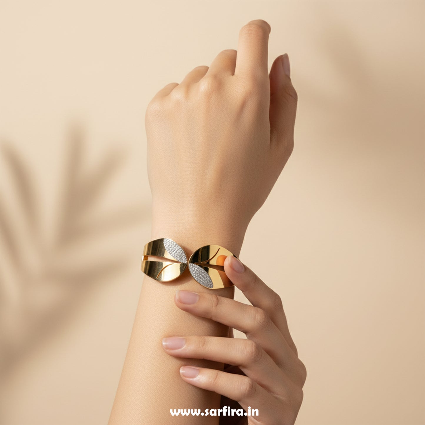 Two Side Leaf Overlap Cuff Bracelet (Kada)