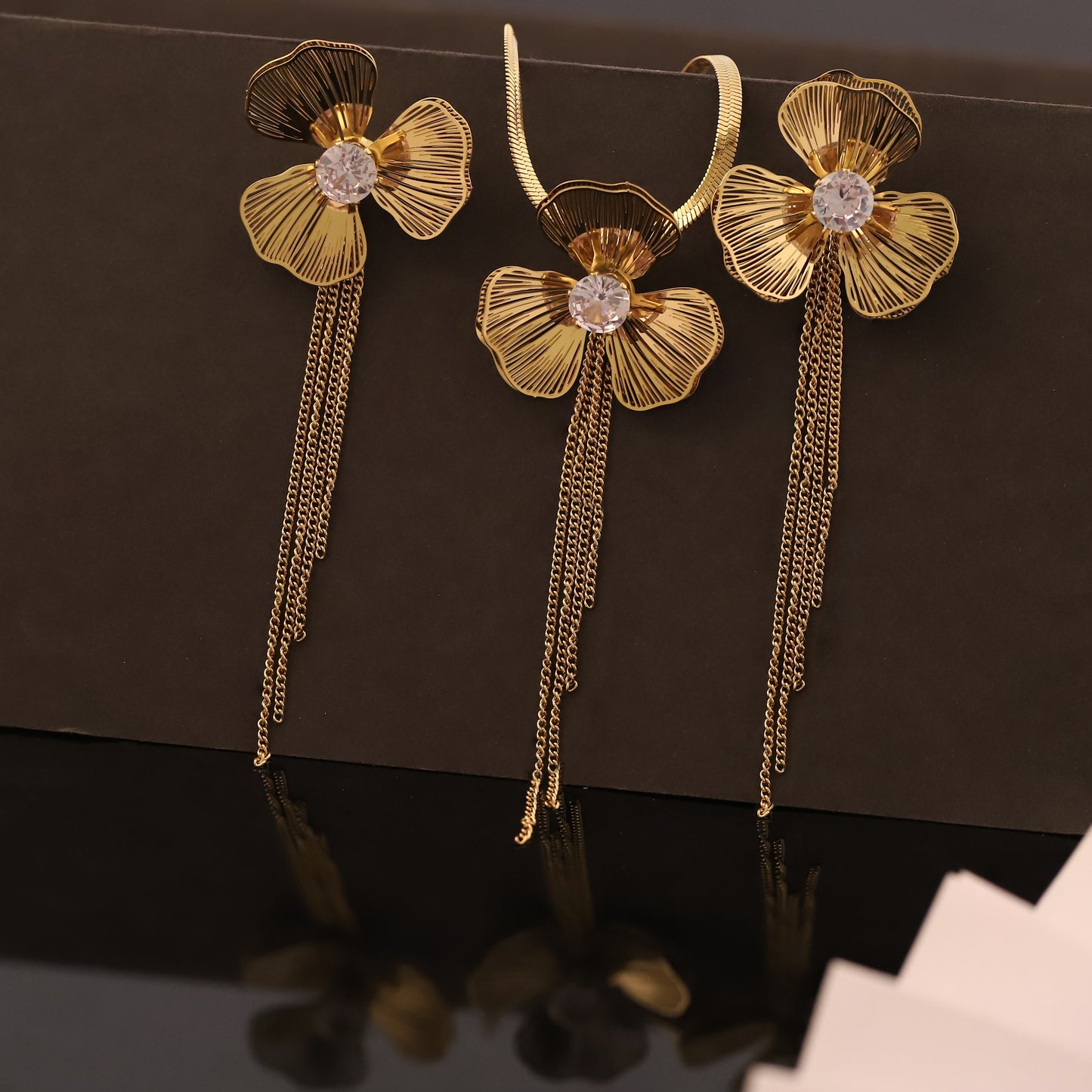 Anti-Tarnish Gold Flower Tassel Necklace & Earring Set